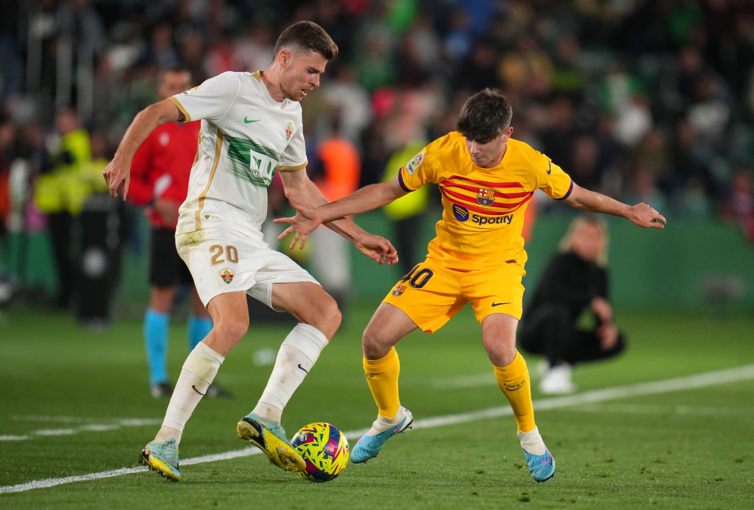 Official: Barcelona Confirms Departure of Midfielder Aleix Garrido.