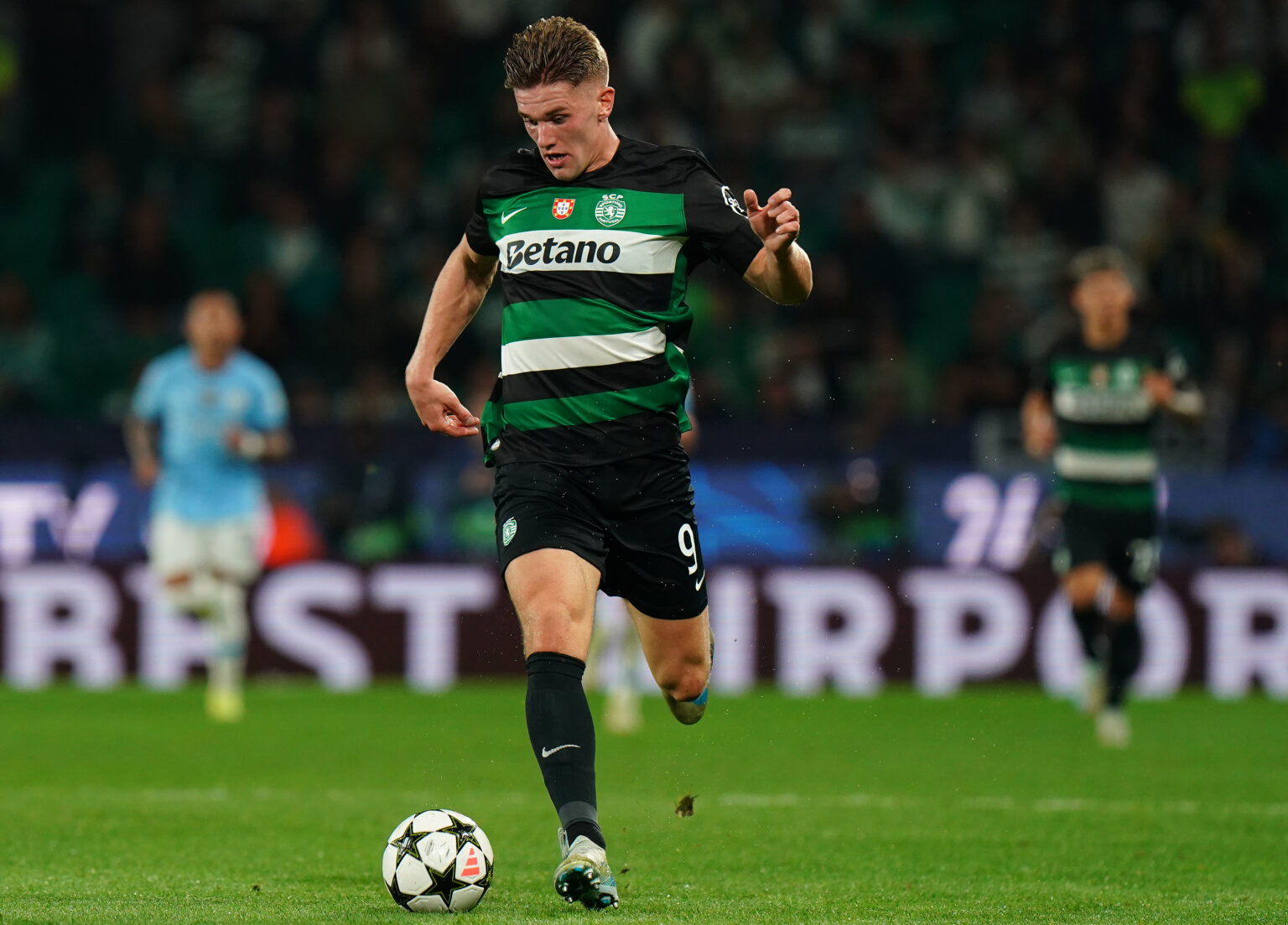 Arsenal Preparing £51m Bid for Sporting CP Striker Viktor Gyökeres.